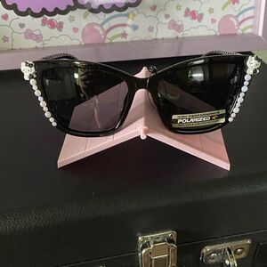 NWT Black Cat Accent Polarized Women’s Sunglasses